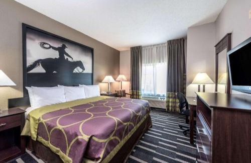 Fossil Creek Hotel | Super 8 by Wyndham Fort Worth North