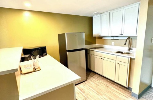 Frederick Hotel | Super 8 by Wyndham Frederick