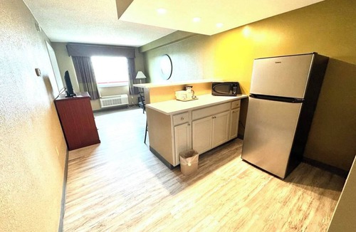 Frederick Hotel | Super 8 by Wyndham Frederick