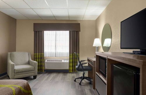 Gainesville Hotel | Super 8 by Wyndham Gainesville TX