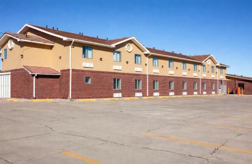 Allison Hotel | Super 8 by Wyndham Gallup