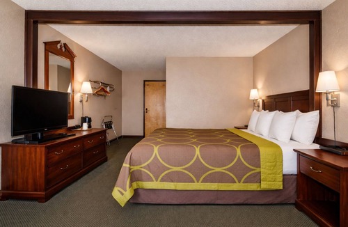 Allison Hotel | Super 8 by Wyndham Gallup