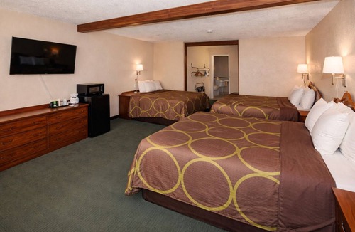 Allison Hotel | Super 8 by Wyndham Gallup