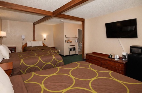 Allison Hotel | Super 8 by Wyndham Gallup