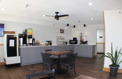New Century Hotel | Super 8 by Wyndham Gardner