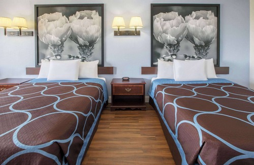 Garland Hotel | Super 8 by Wyndham Garland North Dallas Area