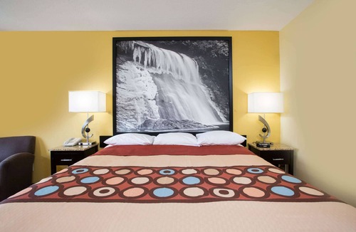 Garner Hotel | Super 8 by Wyndham Garner/Clayton/Raleigh