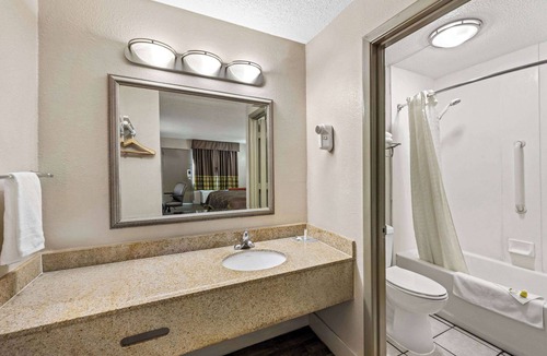 Garysburg Hotel | Super 8 by Wyndham Garysburg/Roanoke Rapids
