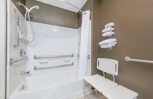 Georgetown Hotel | Super 8 by Wyndham Georgetown