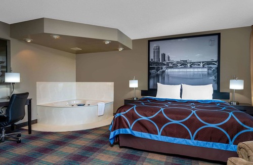 Glenwood Hotel | Super 8 by Wyndham Glenwood