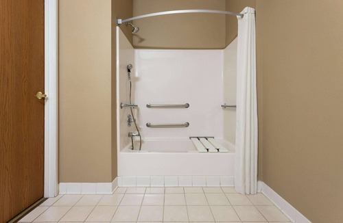 Goshen Hotel | Super 8 by Wyndham Goshen