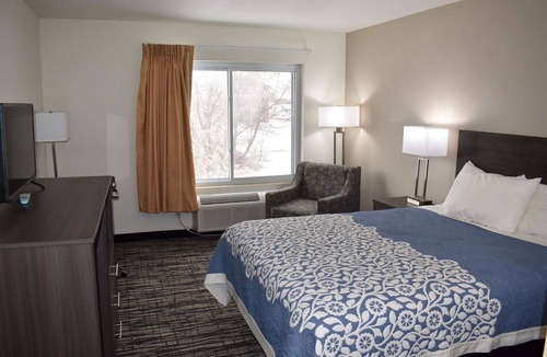Grand Island Hotel | Super 8 by Wyndham Grand Island South