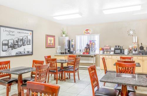 Grants Pass Hotel | Super 8 by Wyndham Grants Pass