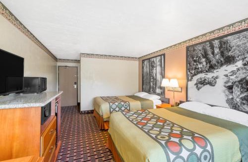 Grants Pass Hotel | Super 8 by Wyndham Grants Pass