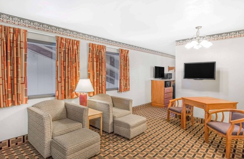 Grants Pass Hotel | Super 8 by Wyndham Grants Pass