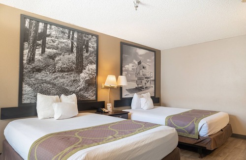 Grants Hotel | Super 8 by Wyndham Grants