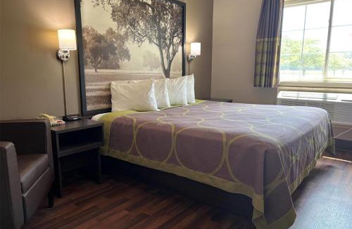 Grayville Hotel | Super 8 by Wyndham Grayville