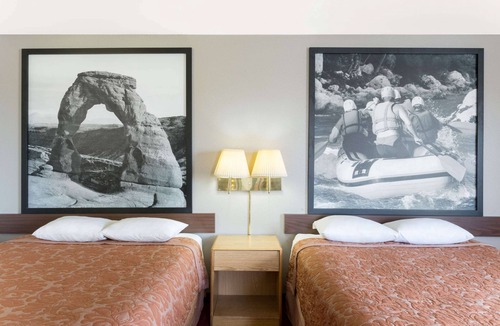Green River Hotel | Super 8 by Wyndham Green River