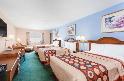 Greensboro Hotel | Super 8 by Wyndham Greensboro