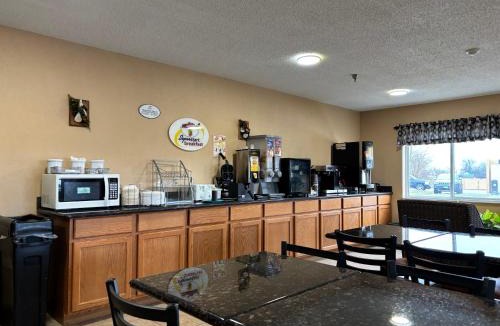 Greenville Hotel | Super 8 by Wyndham Greenville