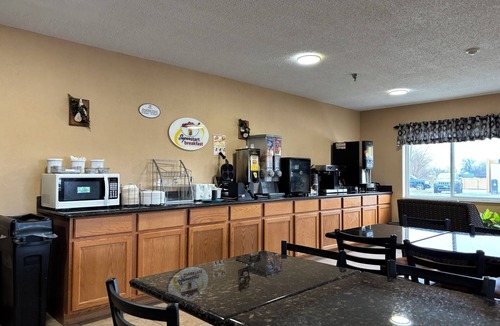 Greenville Hotel | Super 8 by Wyndham Greenville