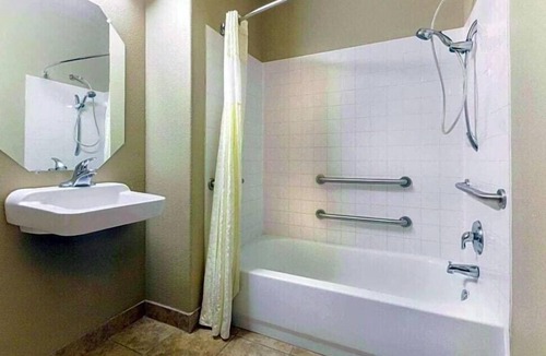 Groesbeck Hotel | Super 8 by Wyndham Groesbeck