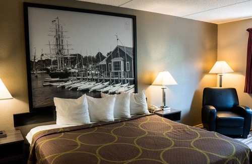 Conning Towers Nautilus Park Hotel | Super 8 by Wyndham Groton