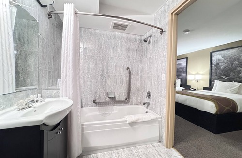 Guelph Hotel | Super 8 by Wyndham Guelph