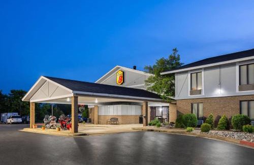 Harrison Hotel | Super 8 by Wyndham Harrison AR