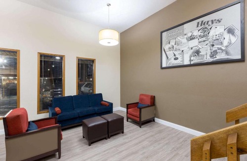 Hays Hotel | Super 8 by Wyndham Hays KS