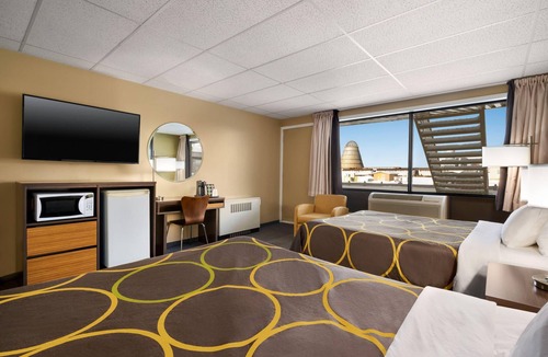 Hearst Hotel | Super 8 by Wyndham Hearst ON