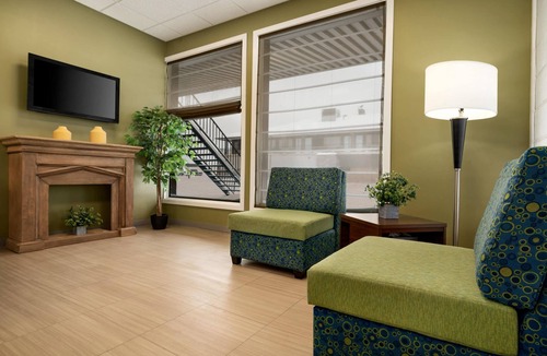 Hearst Hotel | Super 8 by Wyndham Hearst ON