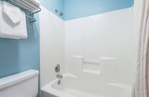 Dupont Hotel | Super 8 by Wyndham Henderson North East Denver