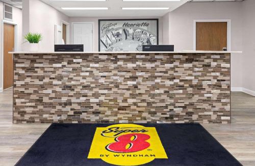Henrietta Hotel | Super 8 by Wyndham Henrietta/Rochester Area