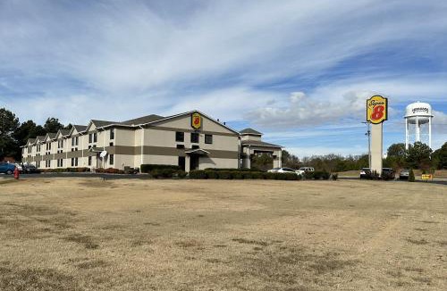 Hernando Hotel | Super 8 by Wyndham Hernando