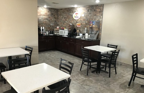 Hernando Hotel | Super 8 by Wyndham Hernando