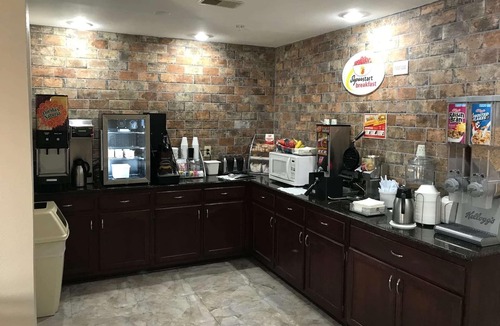 Hernando Hotel | Super 8 by Wyndham Hernando