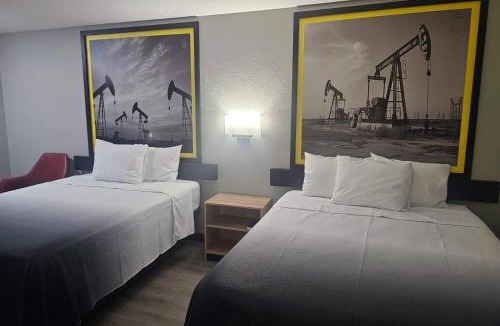 Hobbs Hotel | Super 8 by Wyndham Hobbs