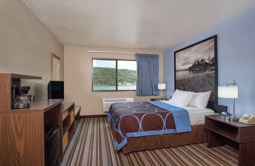 Houghton Hotel | Super 8 by Wyndham Houghton