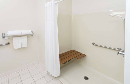 Huntington Hotel | Super 8 by Wyndham Huntington