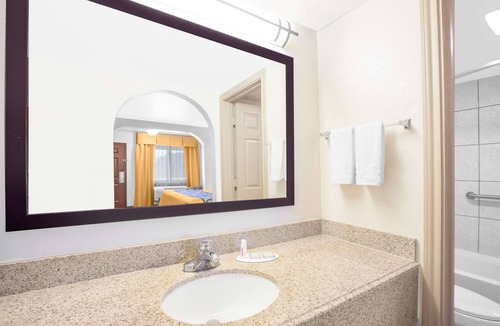 Idabel Hotel | Super 8 by Wyndham Idabel