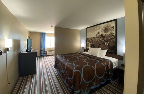 Independence Hotel | Super 8 by Wyndham Independence KS