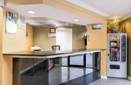 Southport Hotel | Super 8 by Wyndham Indianapolis-Southport Rd
