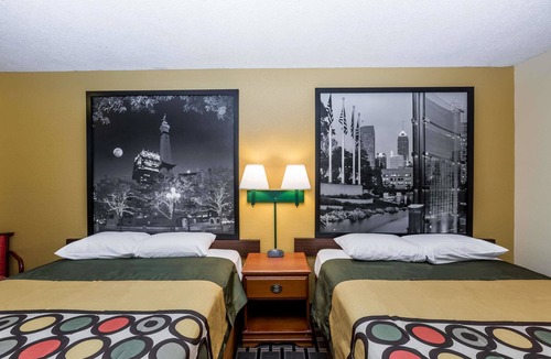 Southport Hotel | Super 8 by Wyndham Indianapolis/Southport Rd