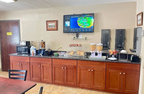 Ithaca Hotel | Super 8 by Wyndham Ithaca