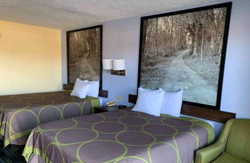 Jackson Hotel | Super 8 by Wyndham Jackson