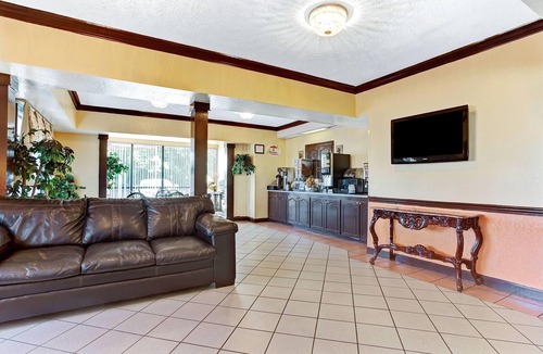 Tougaloo Hotel | Super 8 by Wyndham Jackson/Ridgeland