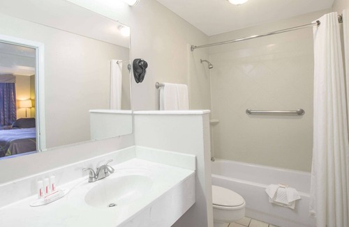 Jasper Hotel | Super 8 by Wyndham Jasper