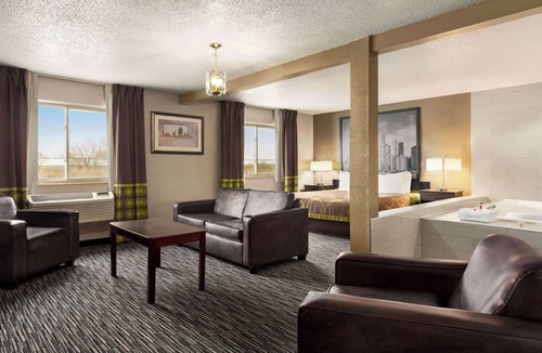 Joliet Hotel | Super 8 by Wyndham Joliet I-55 N/Chicago