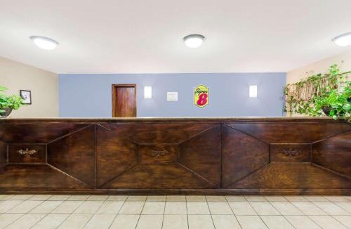 Jonesboro Hotel | Super 8 by Wyndham Jonesboro